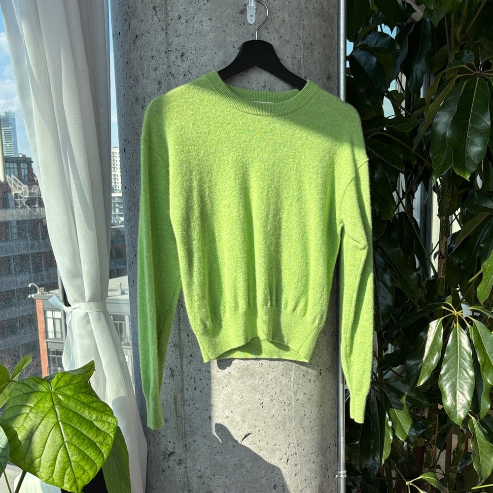 Wilfred 100% Cashmere Green Knit Crewneck